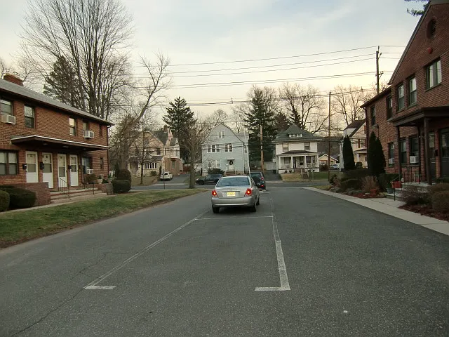 482 Broad Ave #7 — Photo 18