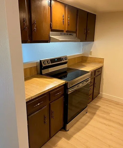 Prairie House Apartments — Photo 5