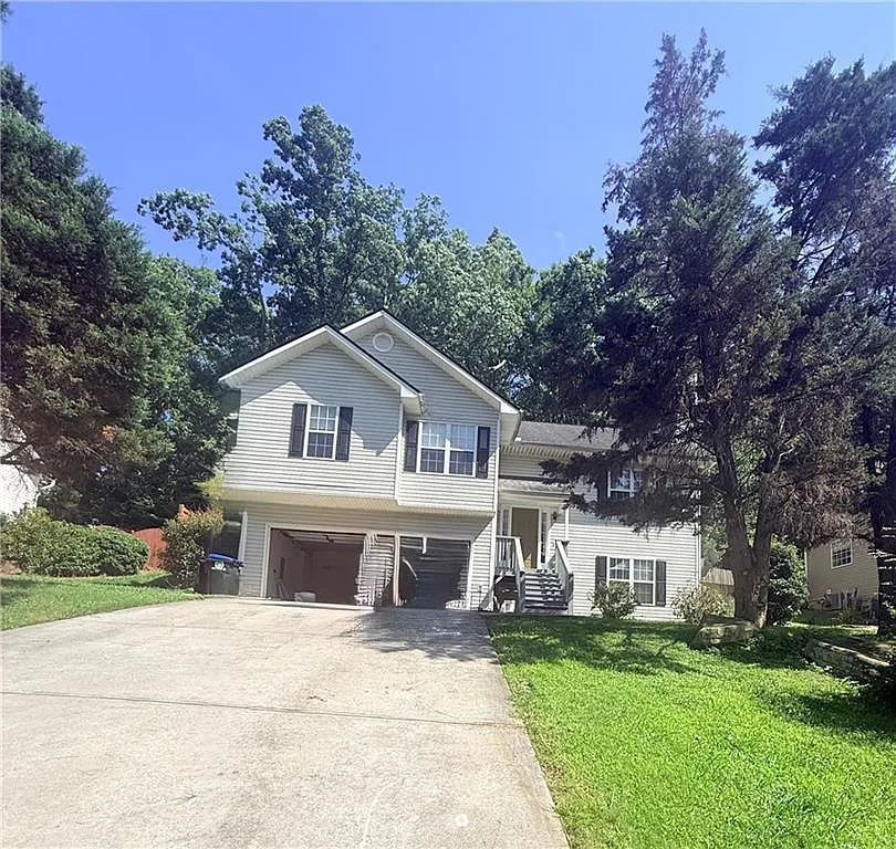 4 bed, 3.0 bath, 1866 sqft, $2,150 — Photo 1