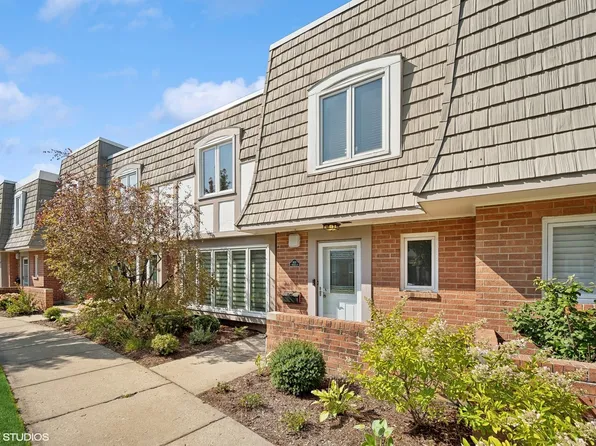 1433 Toulon Ct, Highland Park, IL 60035