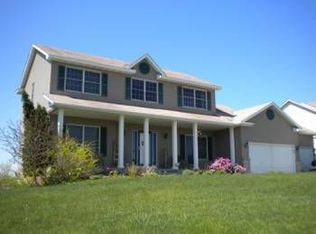 3872 Oxford Dr, Woodbury, MN 55125