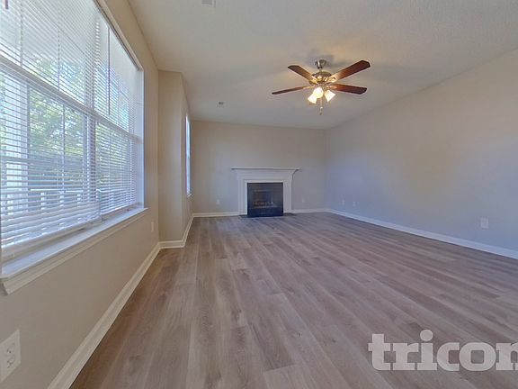 2nd image of 13 Walnut Grove Way