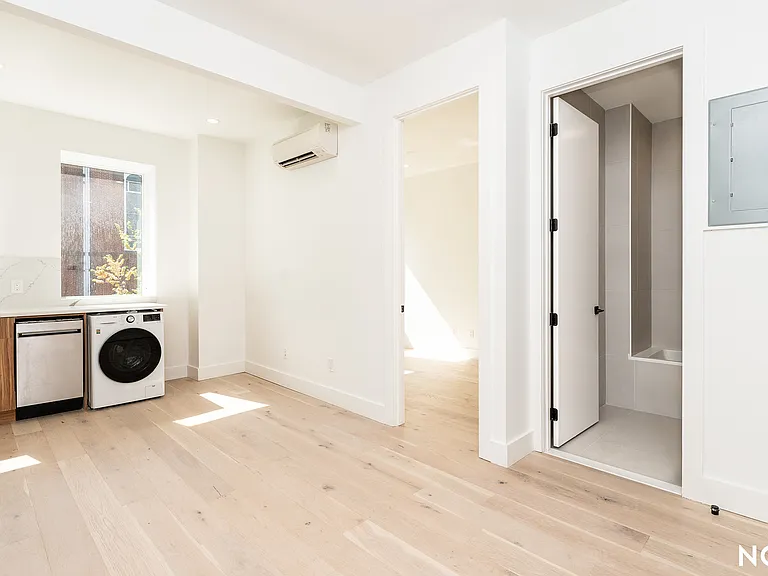 485 Tompkins Ave #2A — Photo 5