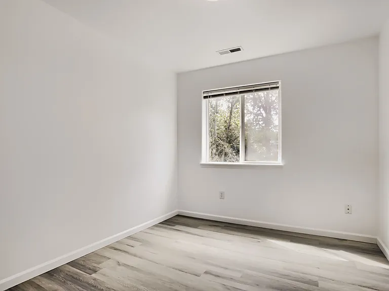 9910 SE Woodstock Blvd — Photo 9