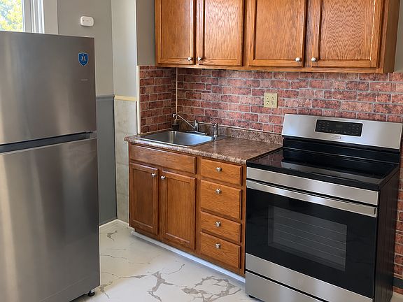 3rd image of 50 119th St APT 2