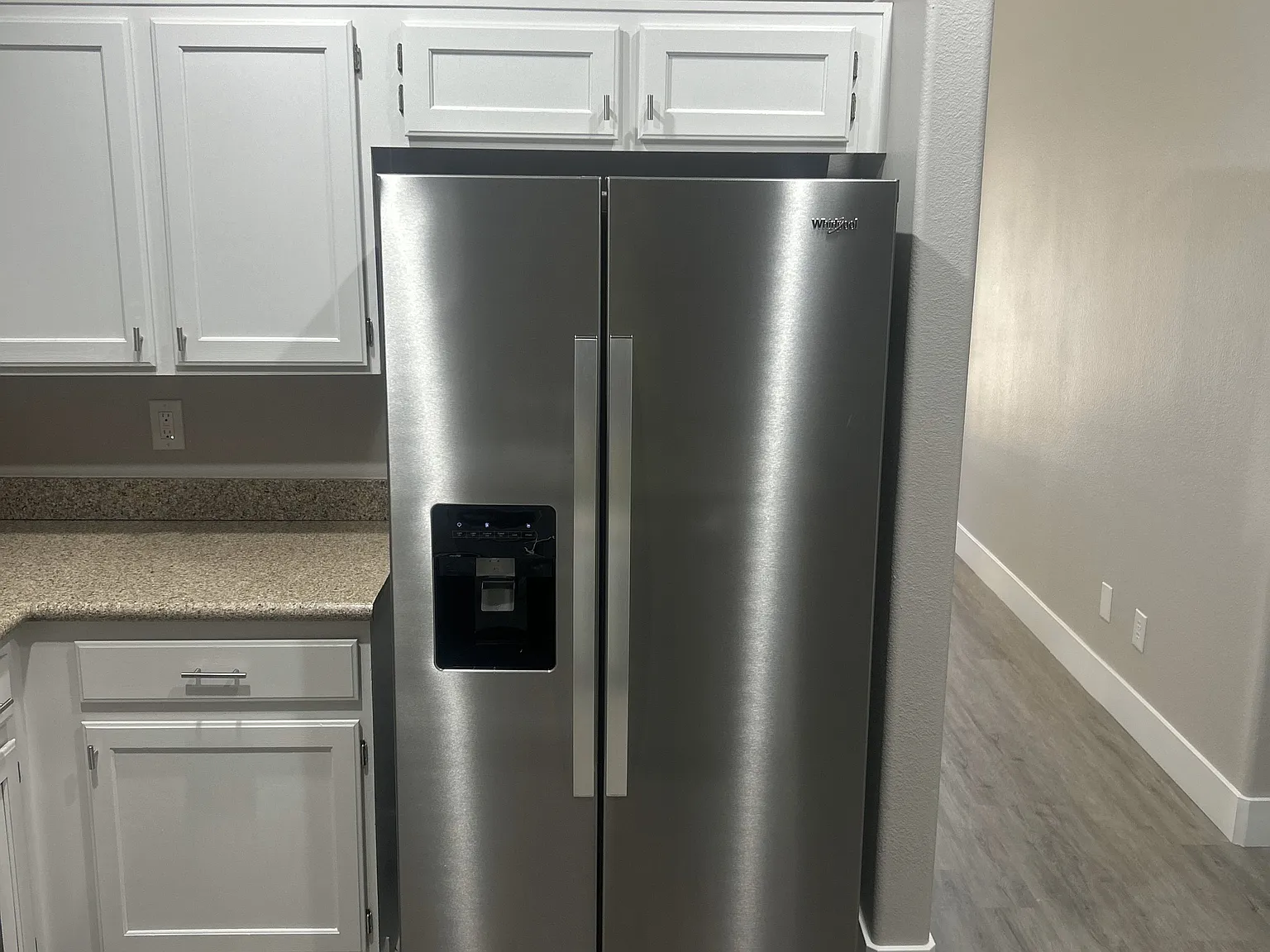 3 bed, 1305 sqft, $2,200 — Photo 4