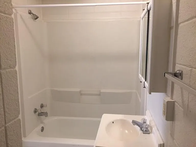 827 E Shawnee St #B — Photo 6