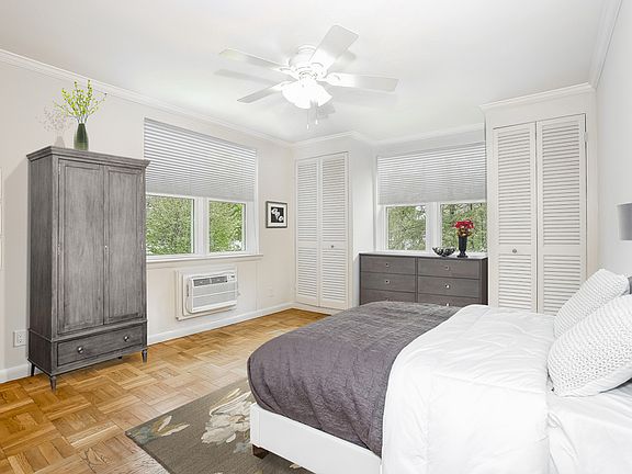 Beautiful MBR, en-suite bath