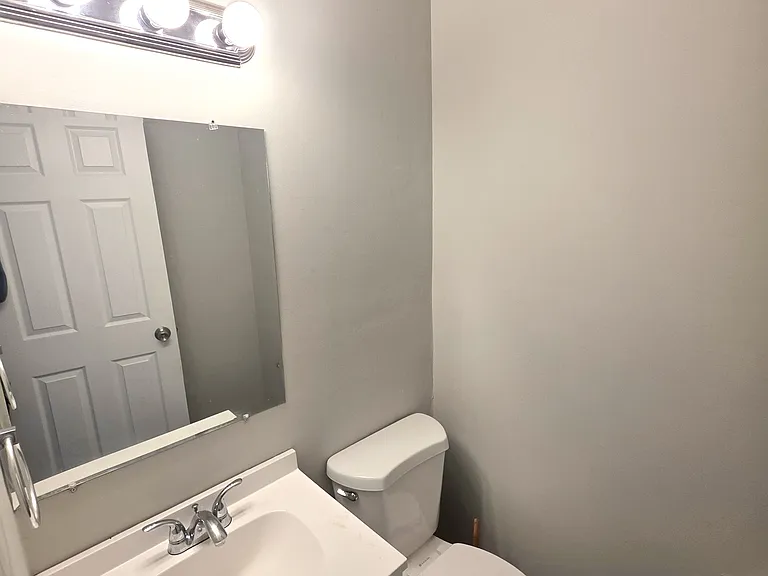 312 E Edgewater Way — Photo 8