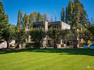 17001 Inglewood Rd NE #M-104, Kenmore, WA 98028