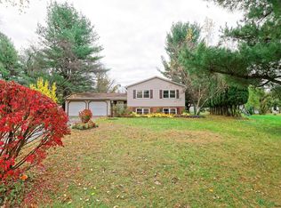 4 Anchor Ct, Latham, NY 12110