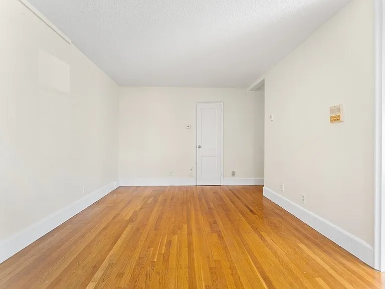 11 Victory Rd #32 — Photo 10