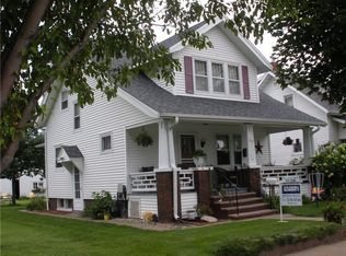 147 Hayes St SW, Cedar Rapids, IA 52404