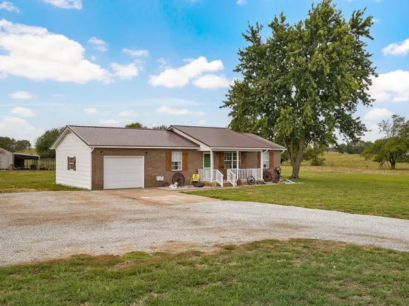 21721 Lawrence 2172, Aurora, MO 65605