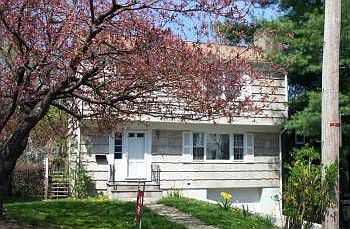4th image of 414 Warren Ave