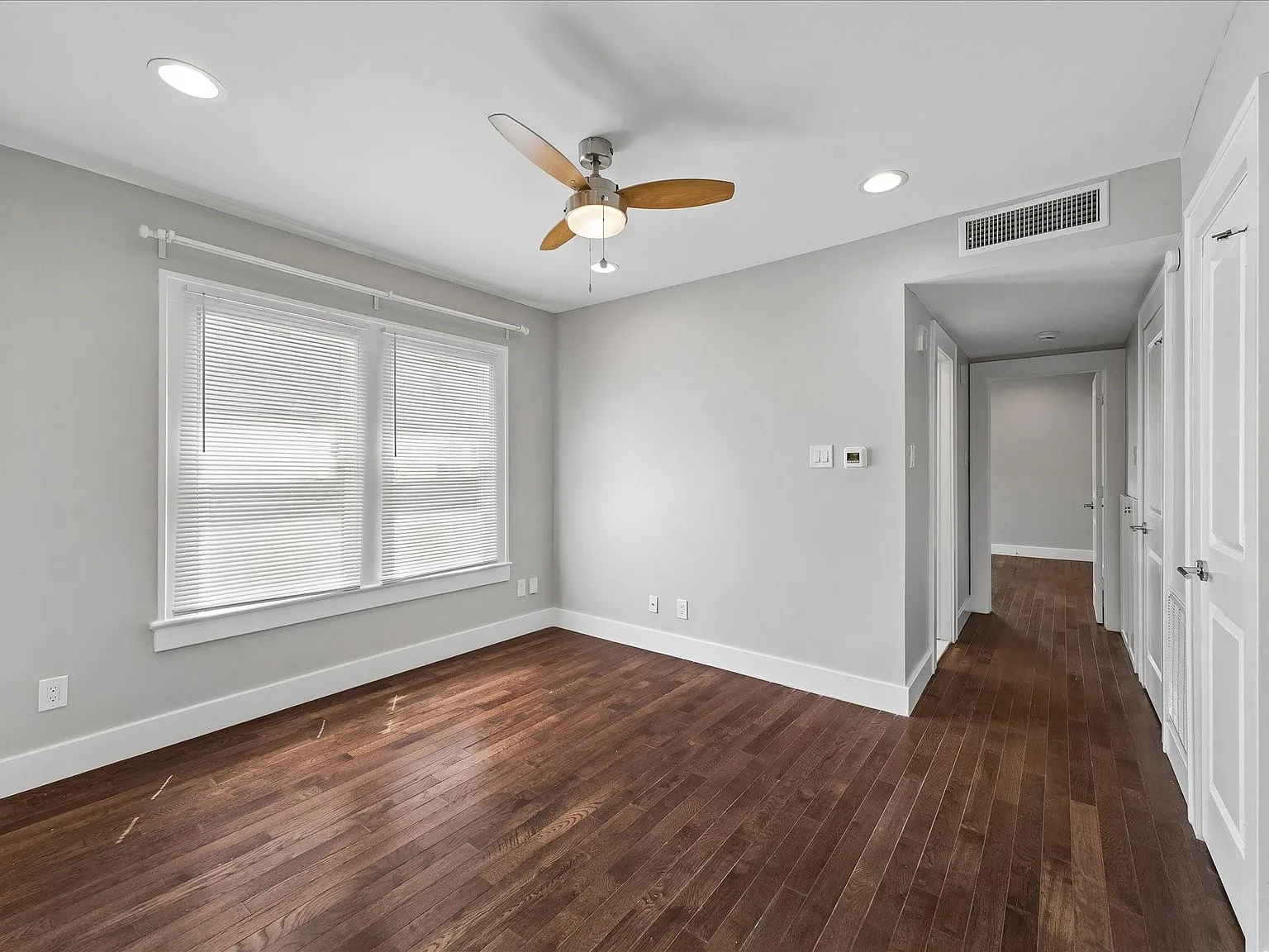 1 bed, 1.0 bath, 781 sqft, $1,600 — Photo 2