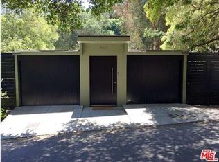 8867 Hollywood Hills Rd, Los Angeles, CA 90046