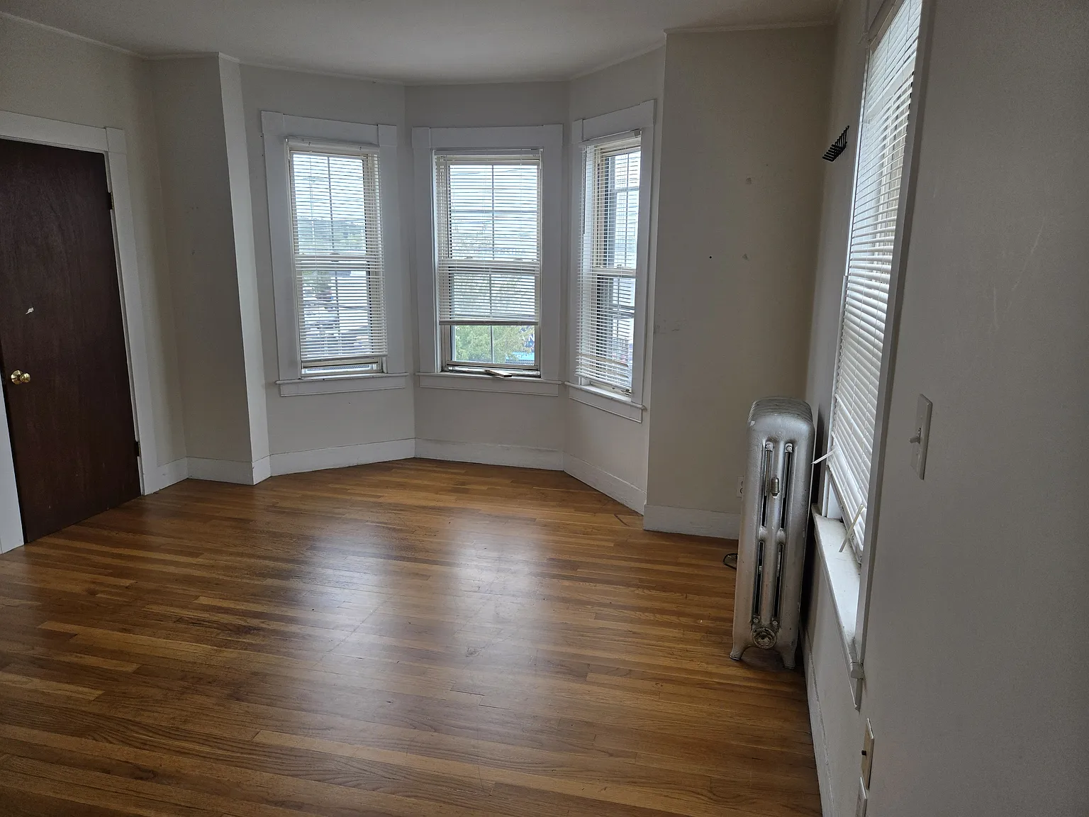 2 bed, 1200 sqft, $2,100 — Photo 2