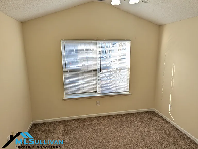 5015 Silhouette Dr — Photo 8