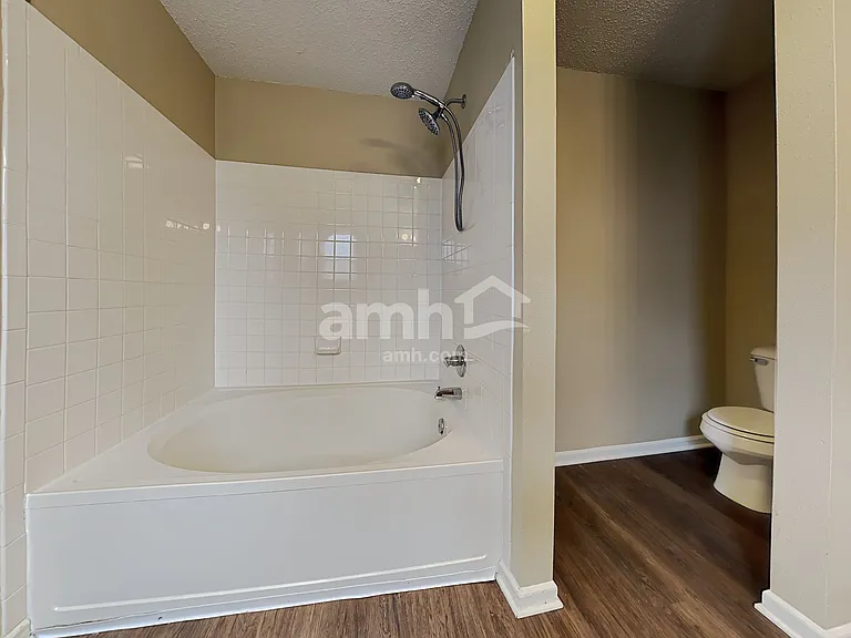 2300 Shadowbrook Dr — Photo 10