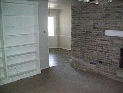3rd image of 2005 Huntington Dr