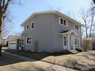 1053 N 24th St, Fort Dodge, IA 50501