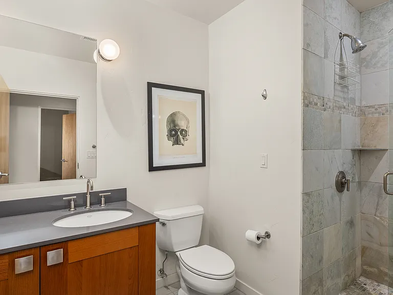231 Robinson St #302 — Photo 9