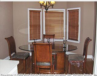 3rd image of 807 Creekside Cres
