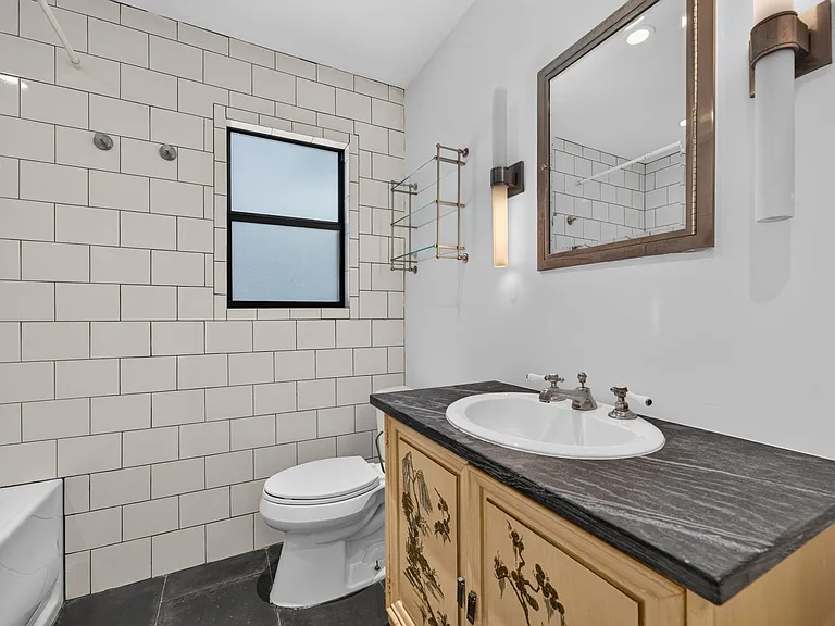 1703 Wethersfield Rd — Photo 12