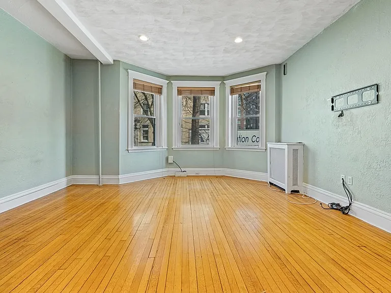 2 Euston St #1 — Photo 2