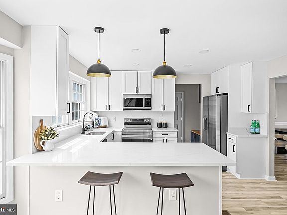 4th image of 12701 Roark Ct