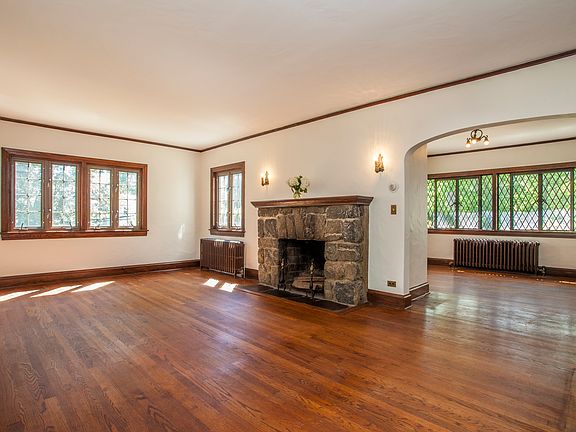 5th image of 62 Rockland Ave