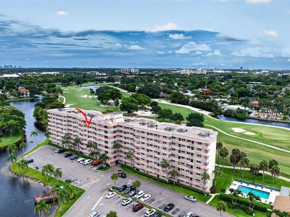 250 Jacaranda Dr, Fort Lauderdale, FL