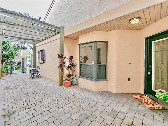 3rd image of 1093 Palm Harbor Dr