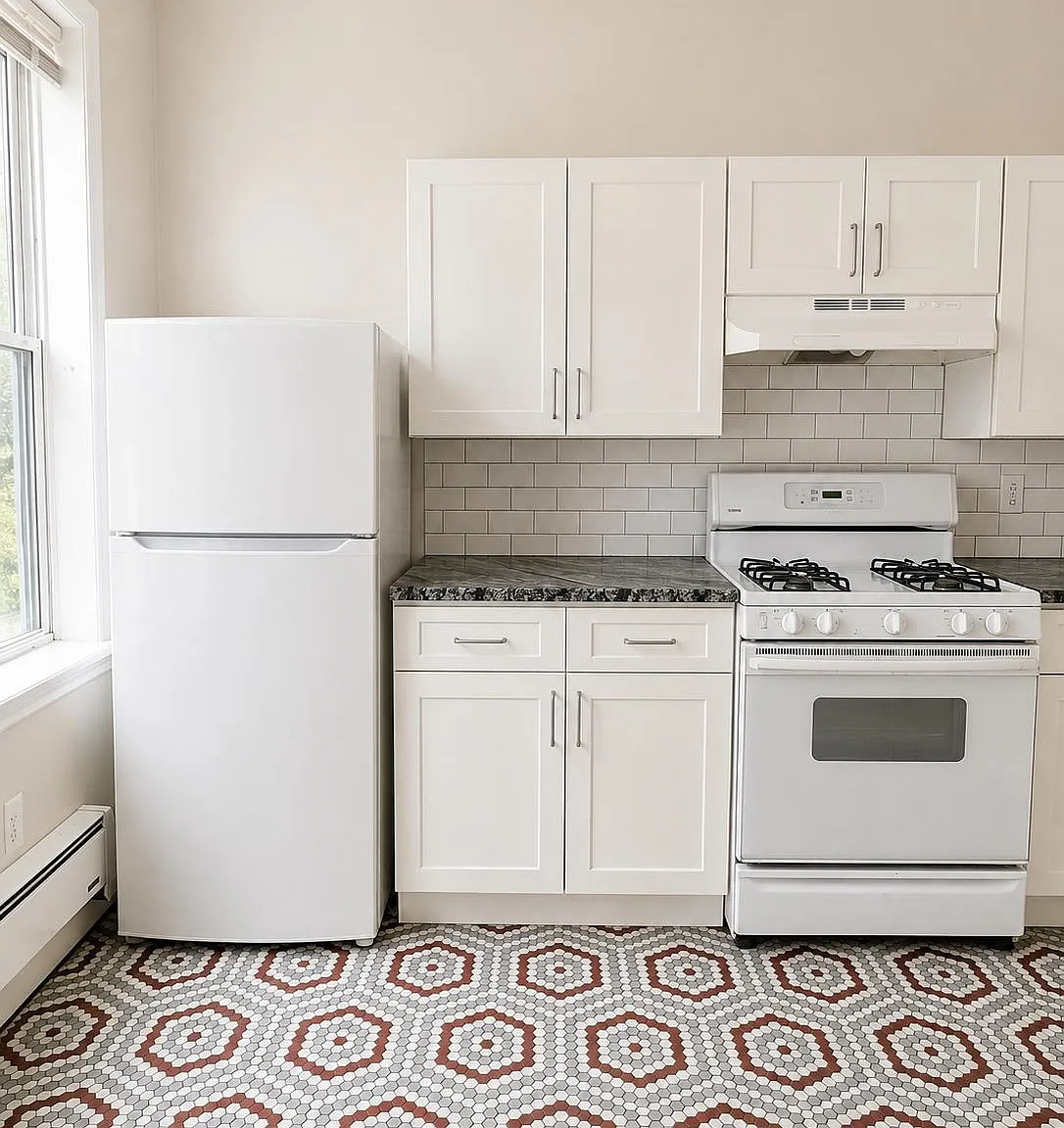 14 Wallis — Photo 1
