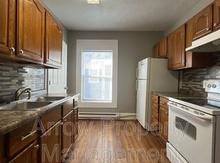 1215 Peach St APT 5, Lincoln, NE 68502