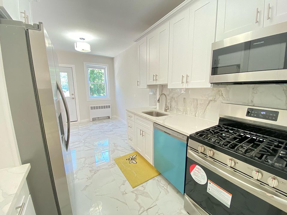 1st image of 1405 Astor Ave