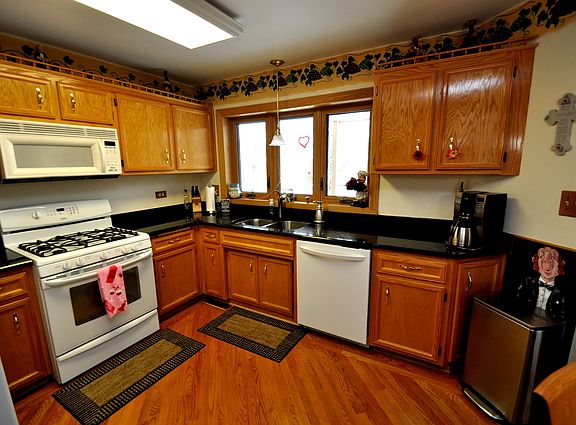 2nd image of 19321 Cormoy Ln