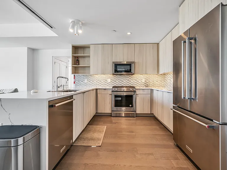 800 Avenue At Port Imperial #7030 — Photo 4