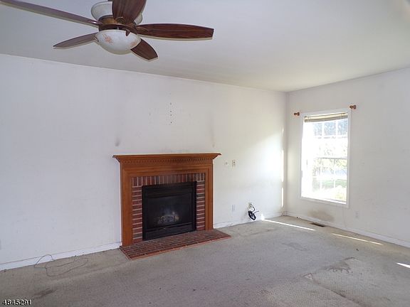 5th image of 264 Grant St