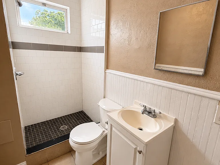 1213 Powell St #2 — Photo 6