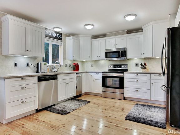 5th image of 7423 242nd Avenue Ct E