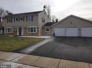 29 E Stokes Rd, Willingboro, NJ 08046