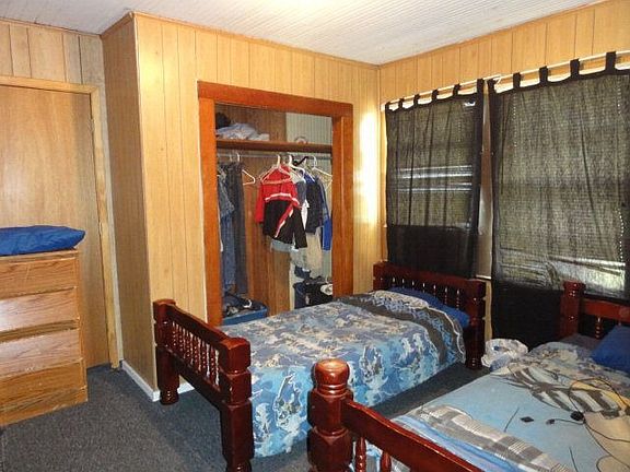 5th image of 241 Garnet St