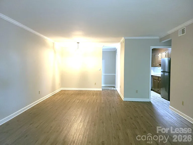 2141 Selwyn Ave #104 — Photo 4