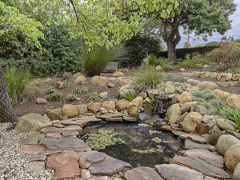 556 Scenic Dr — Photo 4