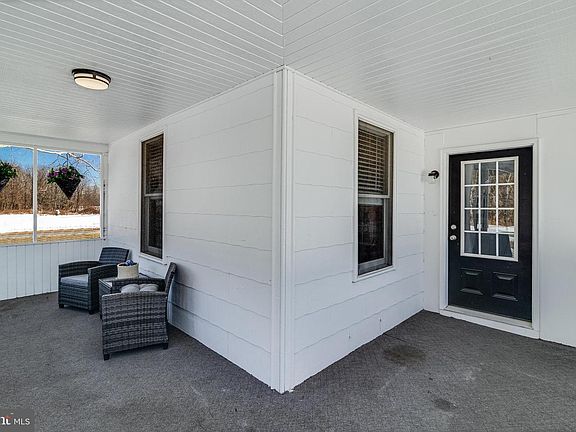 3rd image of 1955 Lowery Rd