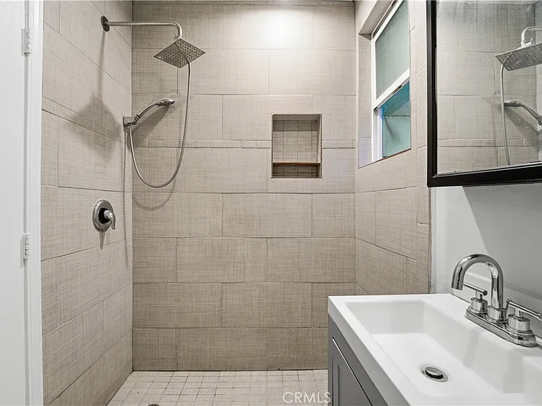 10715 Moorpark St #1 — Photo 16