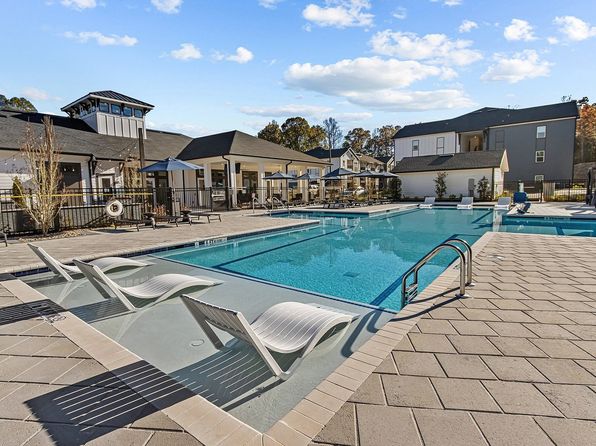 1521 Lee Road 8 #8105