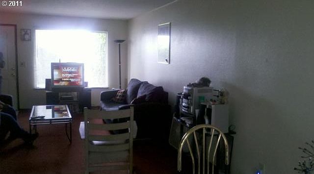 2nd image of 4510-4514 NE Lombard St